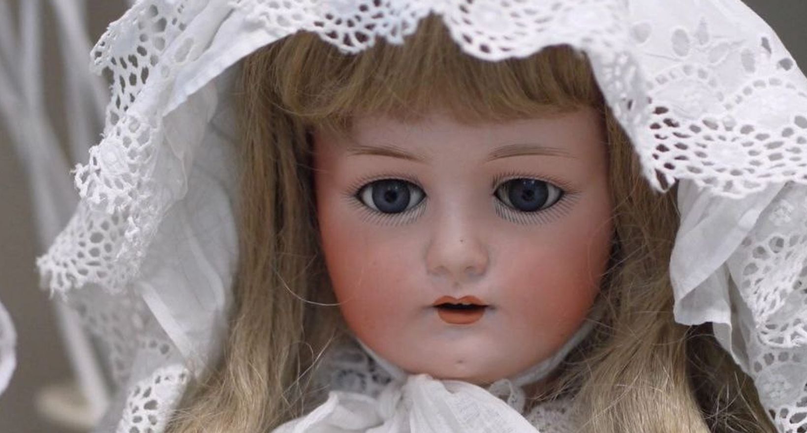 Выставка «Волшебство старинной куклы»