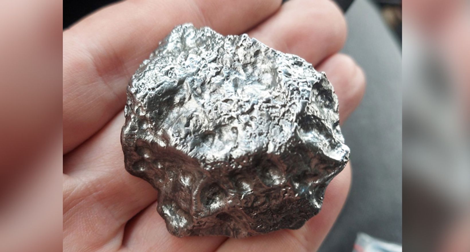 Выставка метеоритов «Мне звезда упала на ладошку»