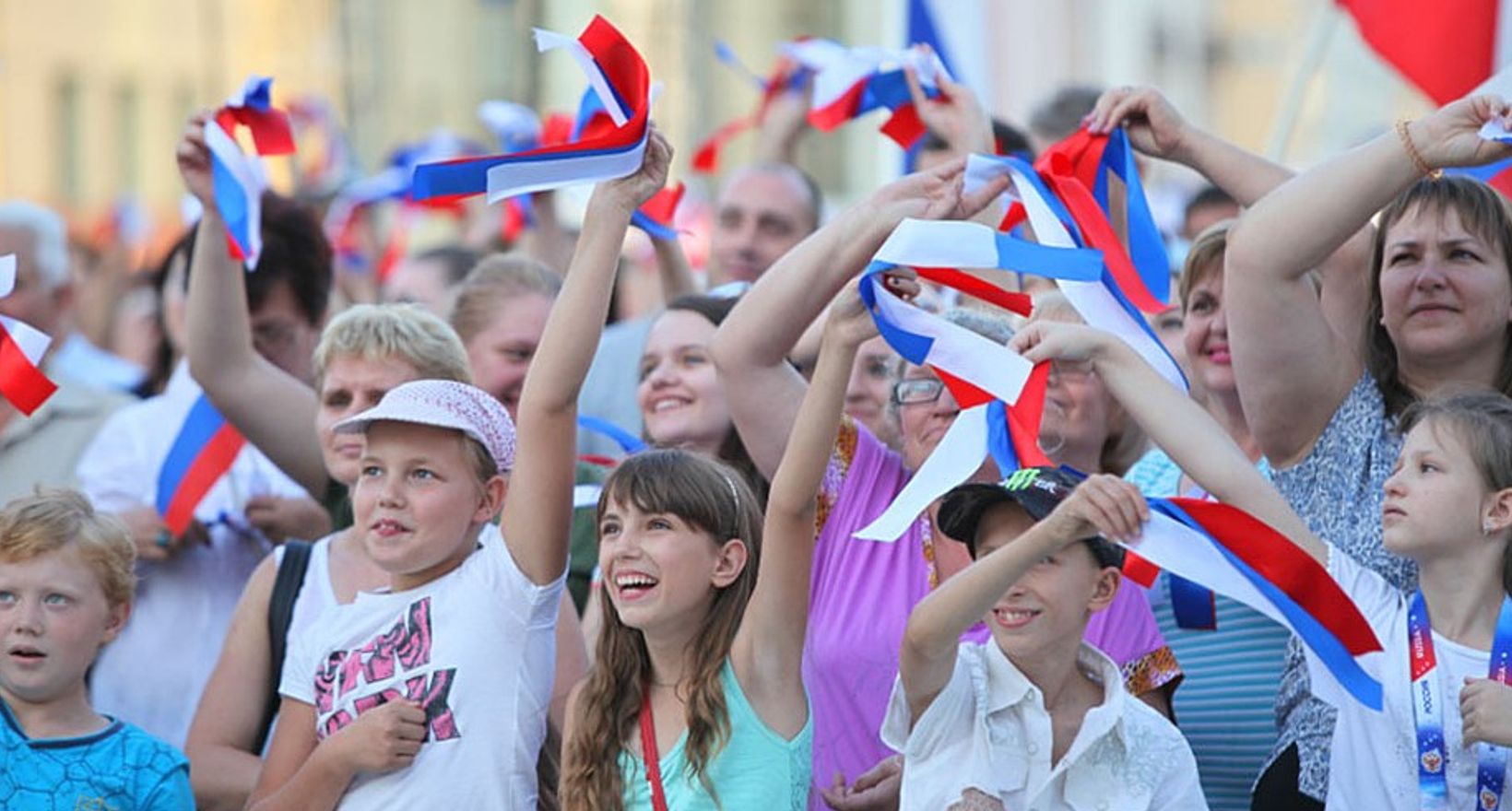 12 июня дети. Россия для детей. День России празднование. С днём России 12 июня. Флаг для детей.