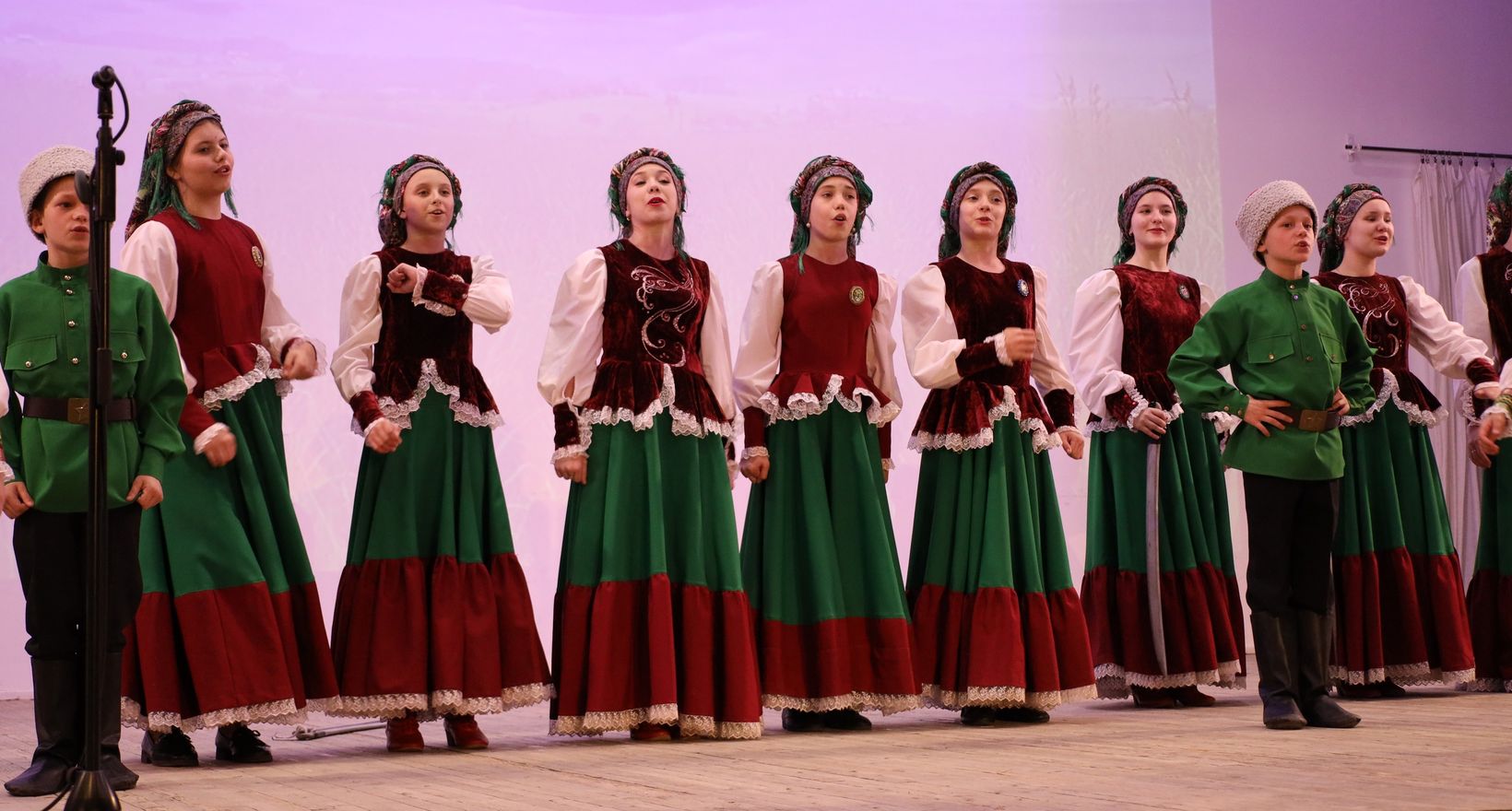 Юбилейный концерт театра казачьей песни «Карусель»