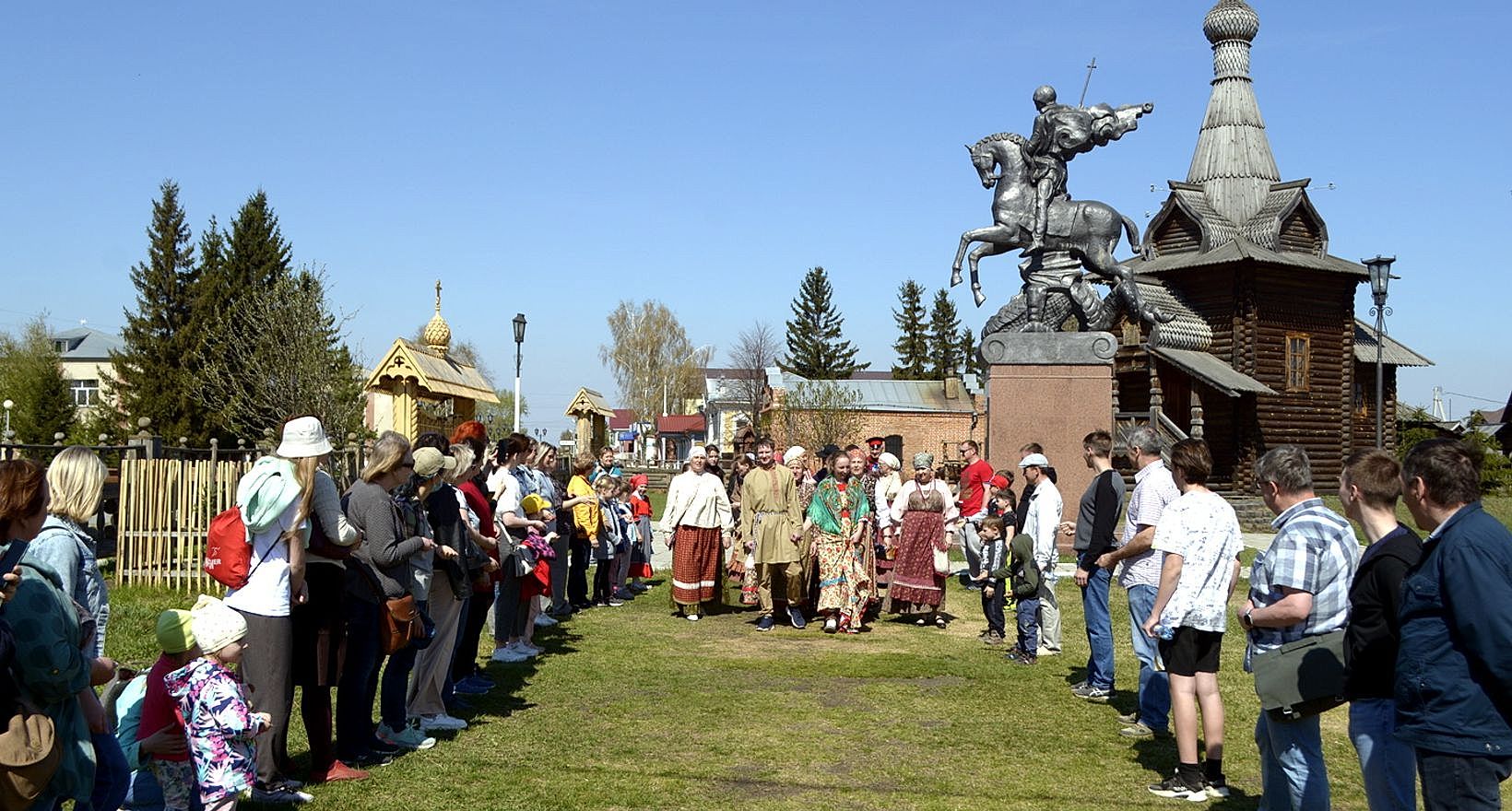 Народный праздник "Красная горка в Старине Сибирской"