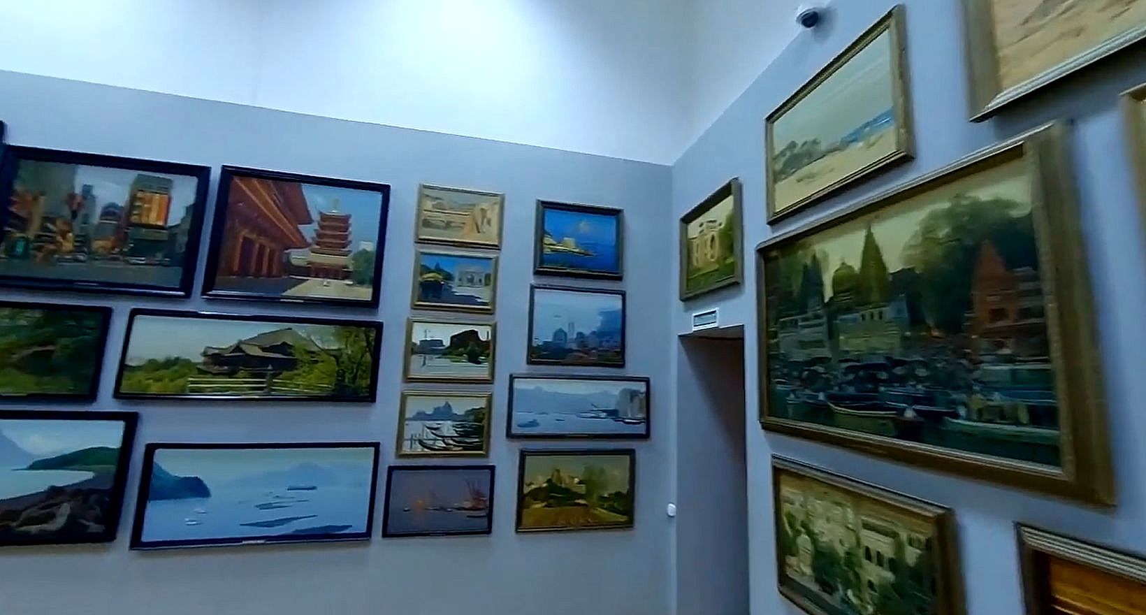 Экспозиция картинной галереи пейзажей П. М. Гречишкина