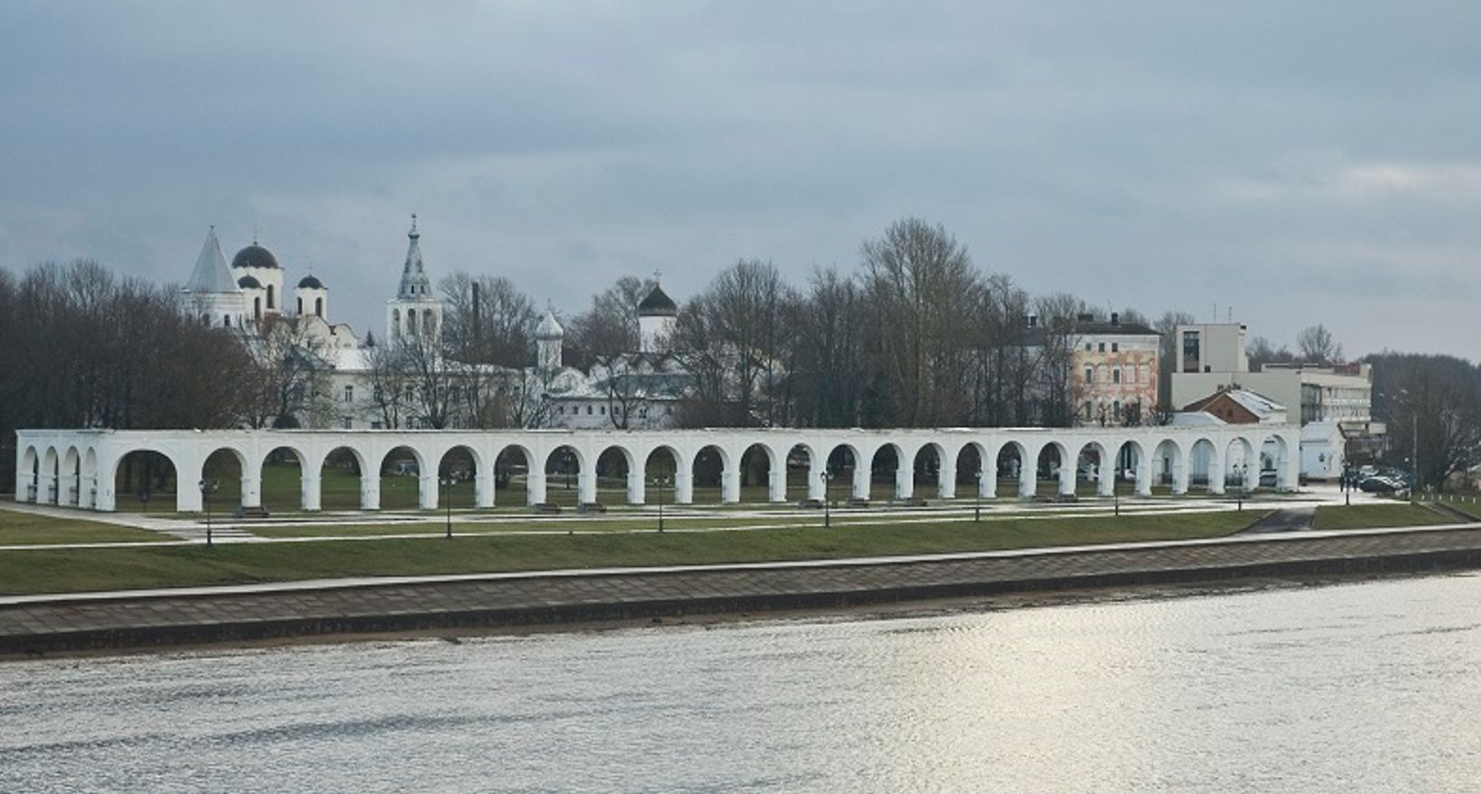 Небесные защитники великого города.