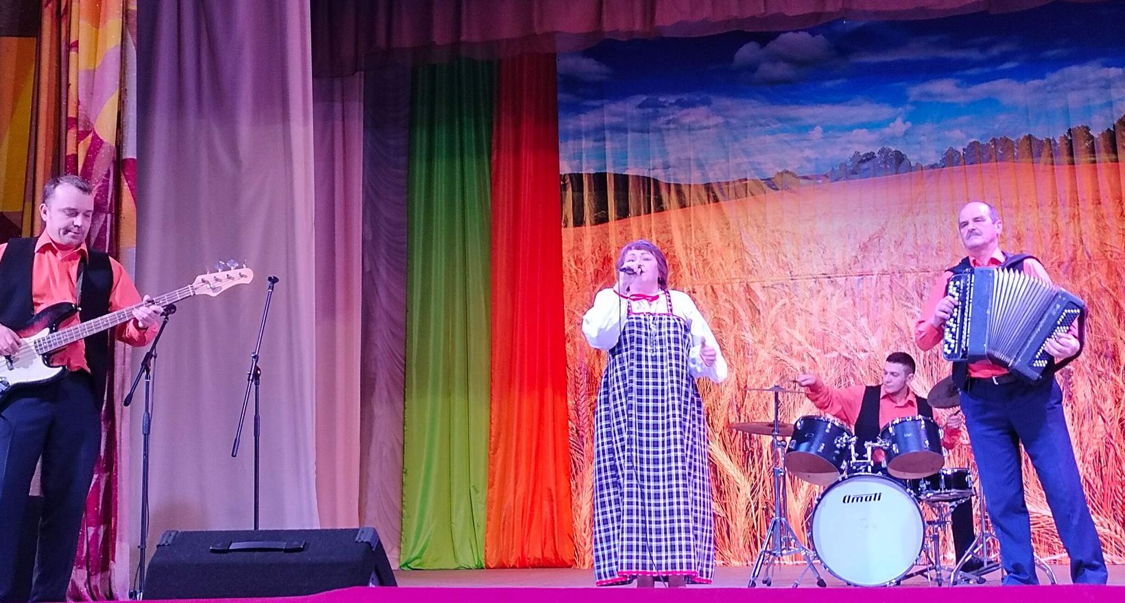 «Живёт со мною песня»